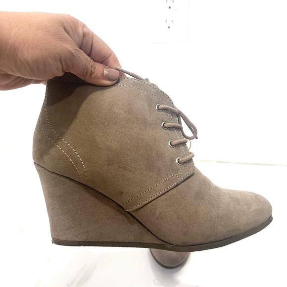 Arizona Jean Company Lexie Taupe Wedge Booties - Picture 7 of 7